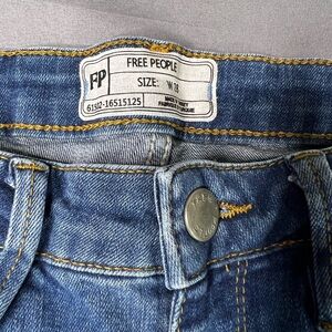 Free People Straight-Leg Denim Jeans – Women’s Size 28 (Urban Outfitters)